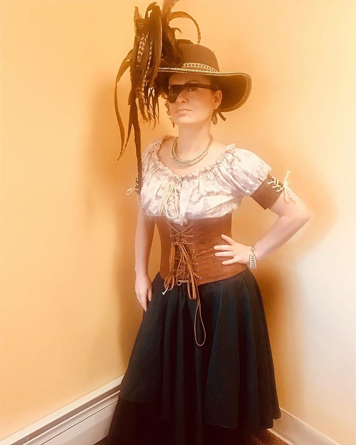 Mira Sthira Unveils "Up And Down": A Dark Fairytale In Indie Pop