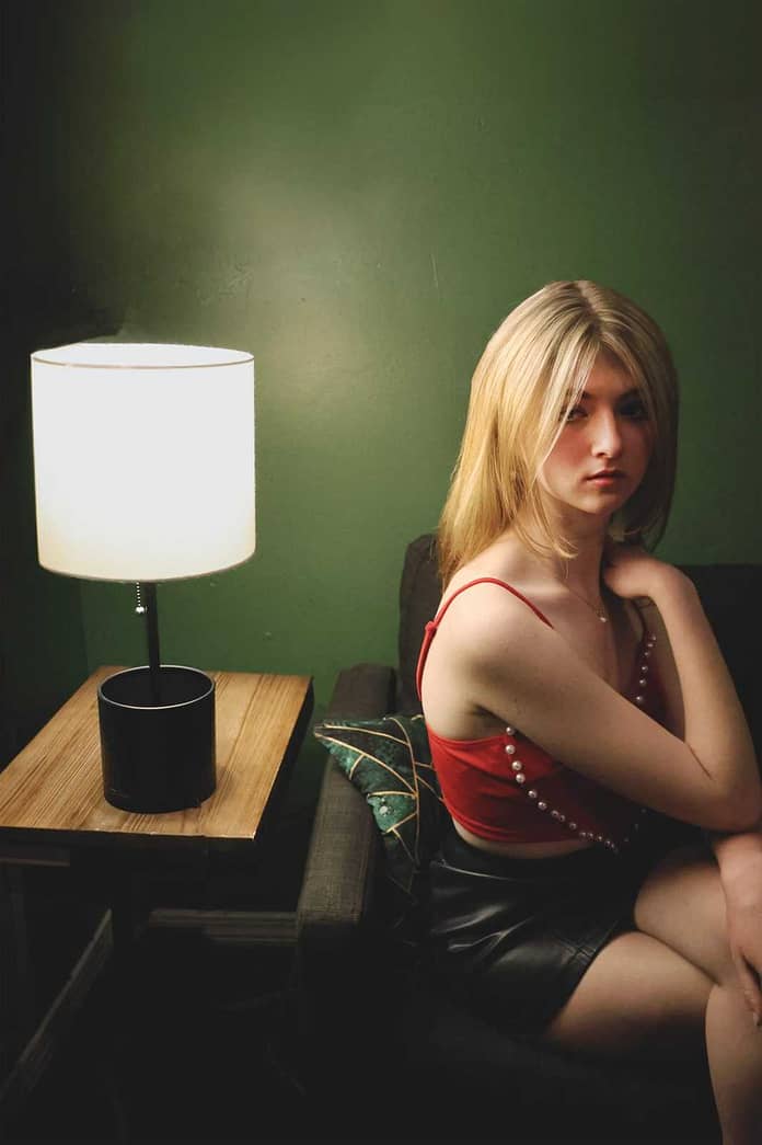 Ava Valianti Captures The Bittersweet Of Fading Connections In "Distant"