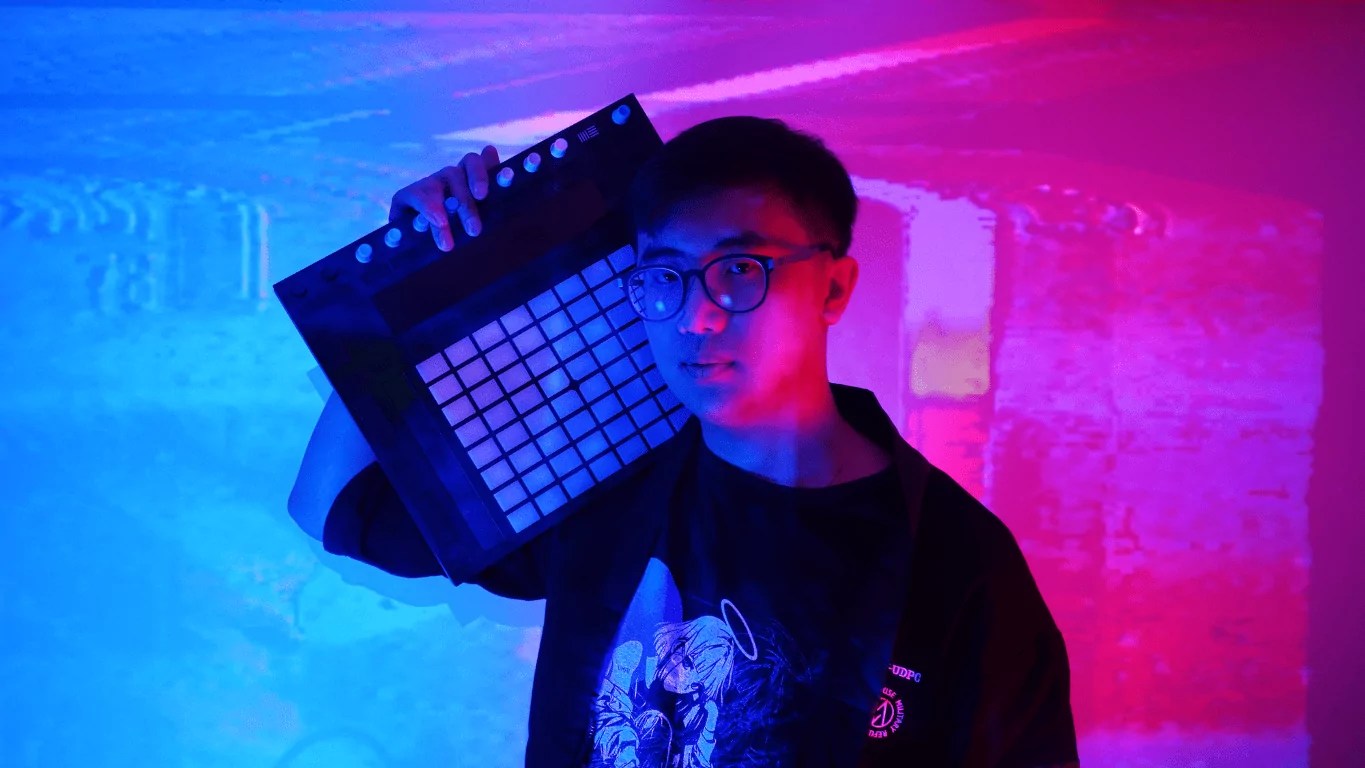 "Digital Voyage, Vol. 1": ReSeT Ryan Tram's Heartbeat in the Hum of a Late-Night Dream