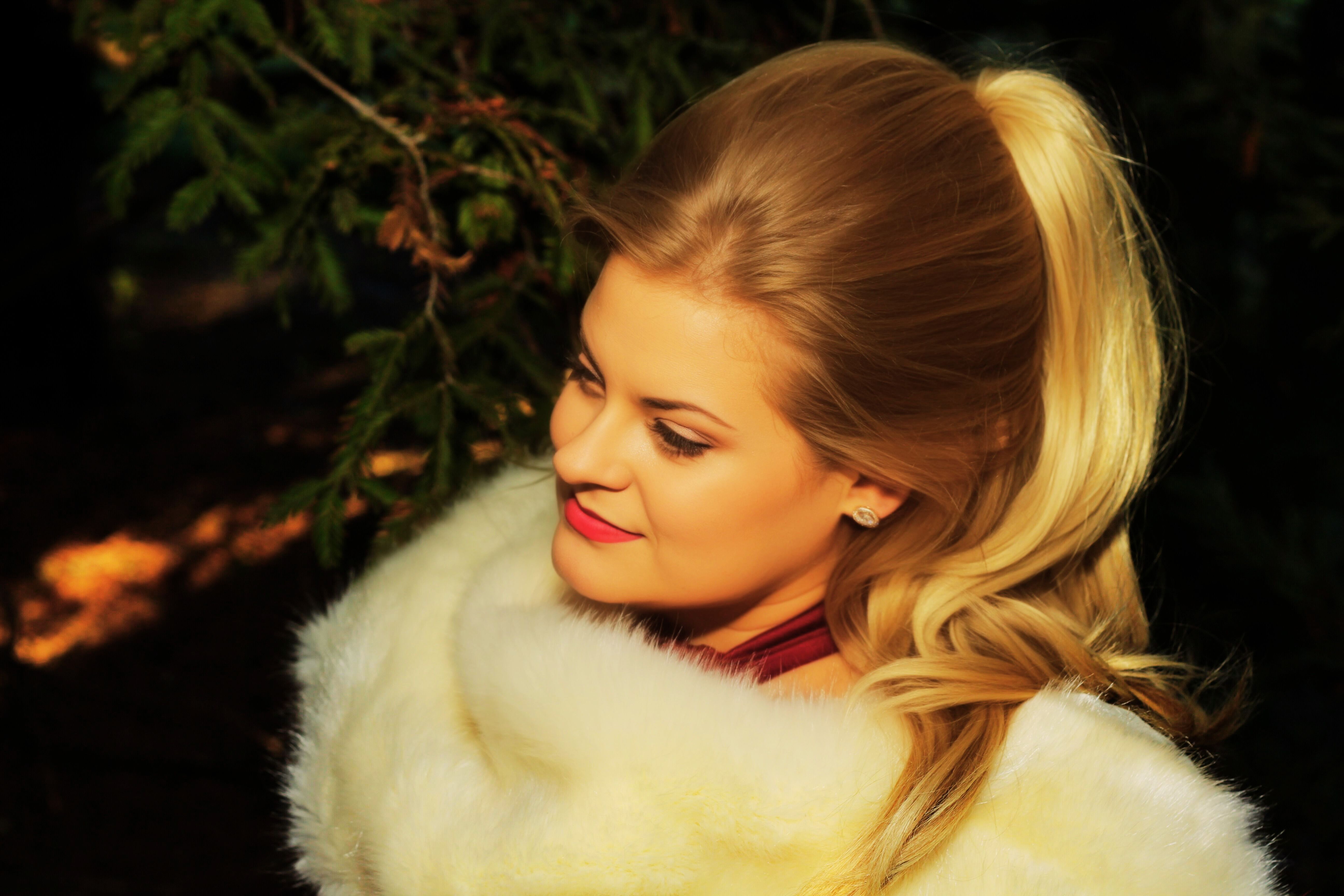 Rehya Stevens Serves Winter Warmth In 'Early Winter'