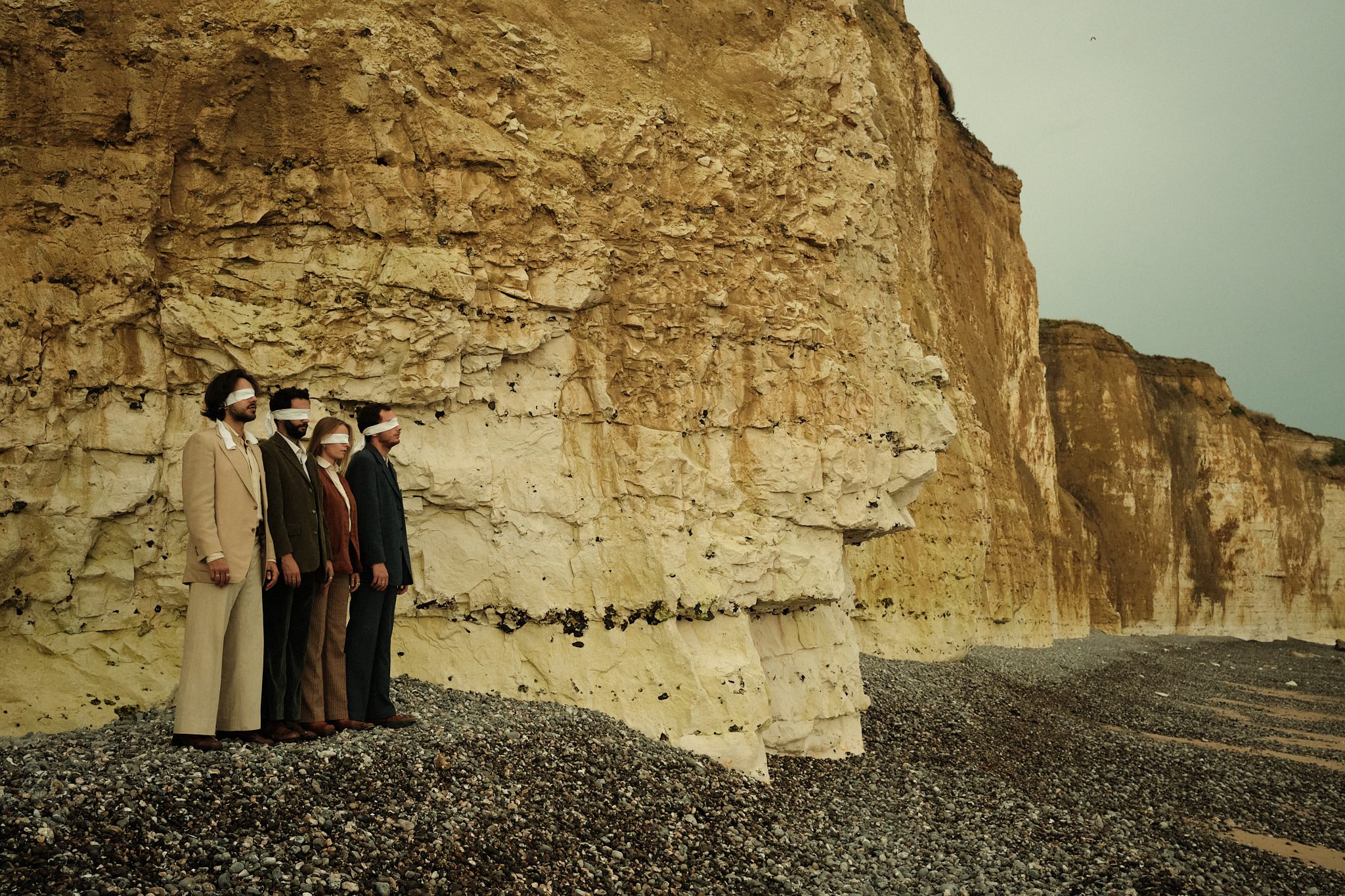 At Mos Debuts “Bridge to Nowhere”: A Psychedelic And Introspective Musical Journey