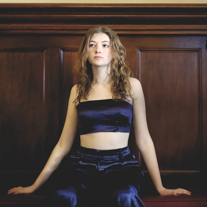 Ava Valianti Drops Heartfelt New Single January