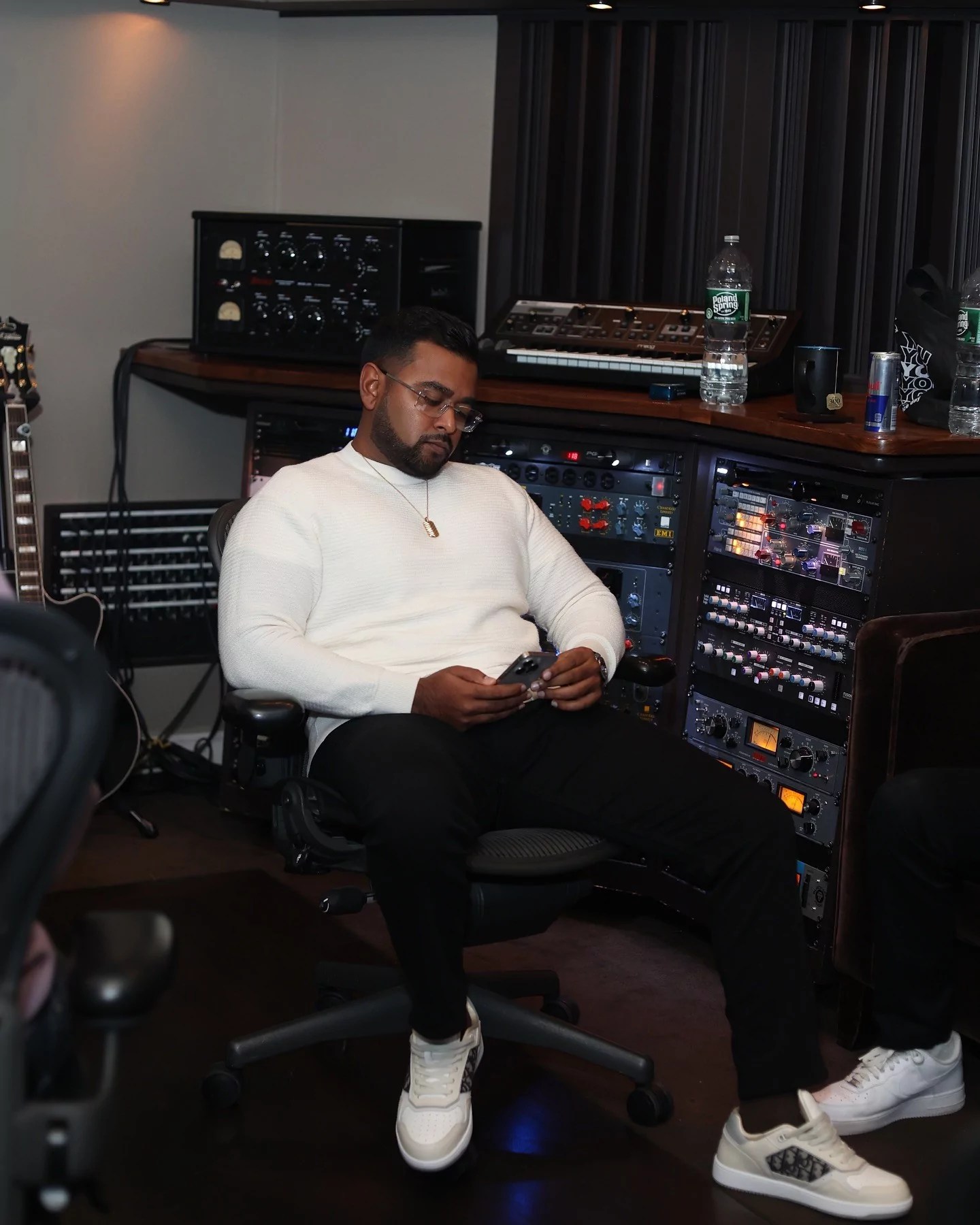 Dhan Aziz Drops Long-Awaited Music Debut "Moves"