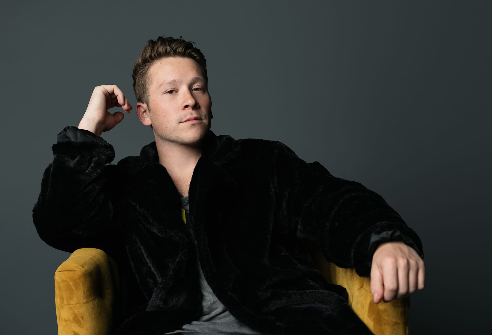 Rich Hennessy's "Sidelines" Delivers A Summer Anthem Of Unrequited Love