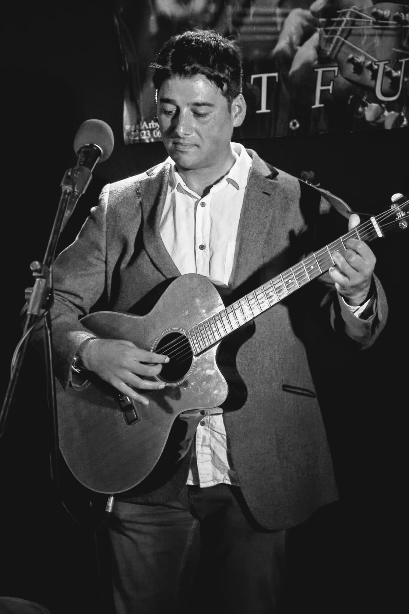 Robin Mukherjee Releases Soul-Stirring Third Album "Further Ahead"