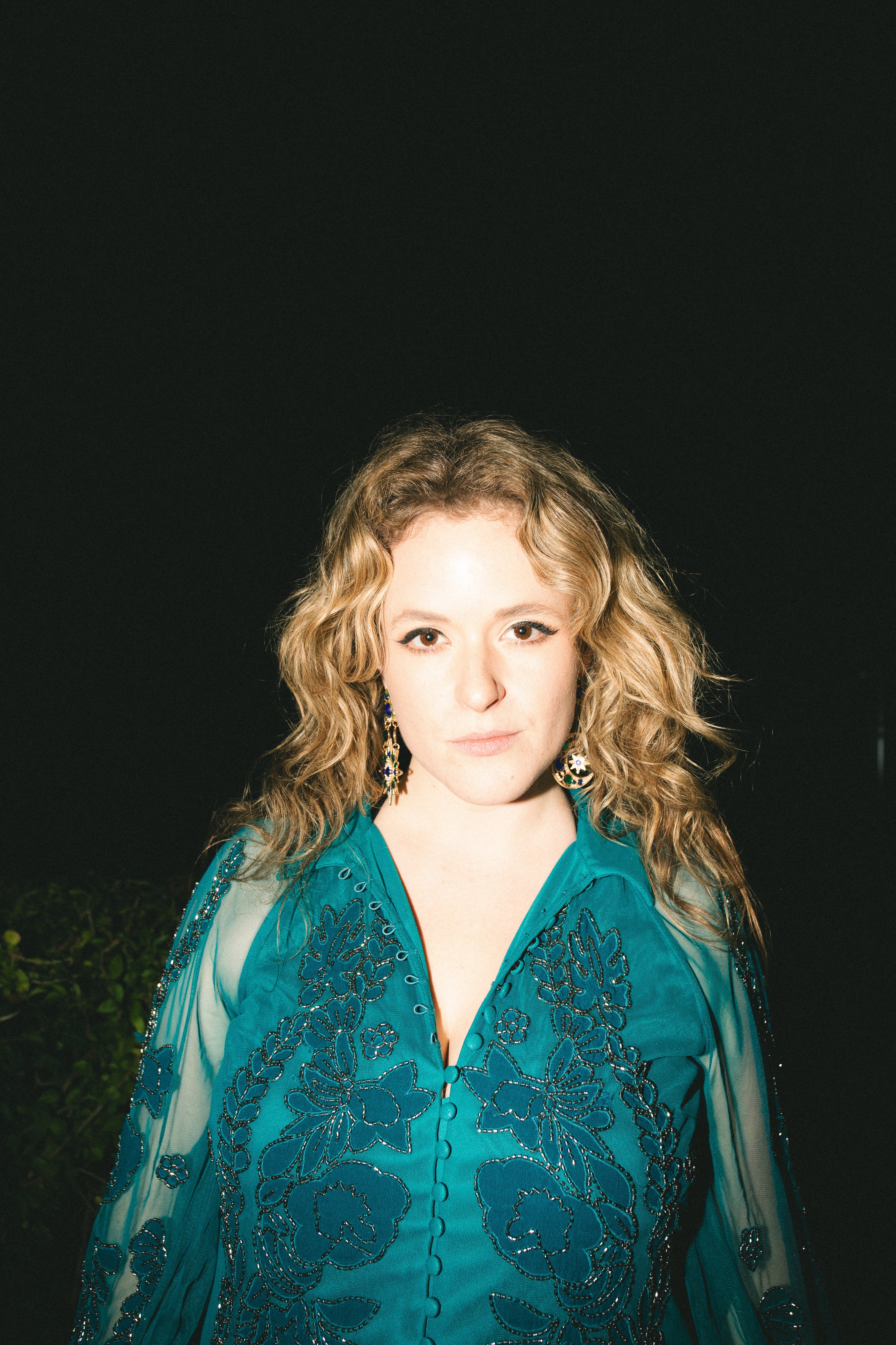 Lexi Berg Releases Soul-Stirring Single "Lonely Satellite"