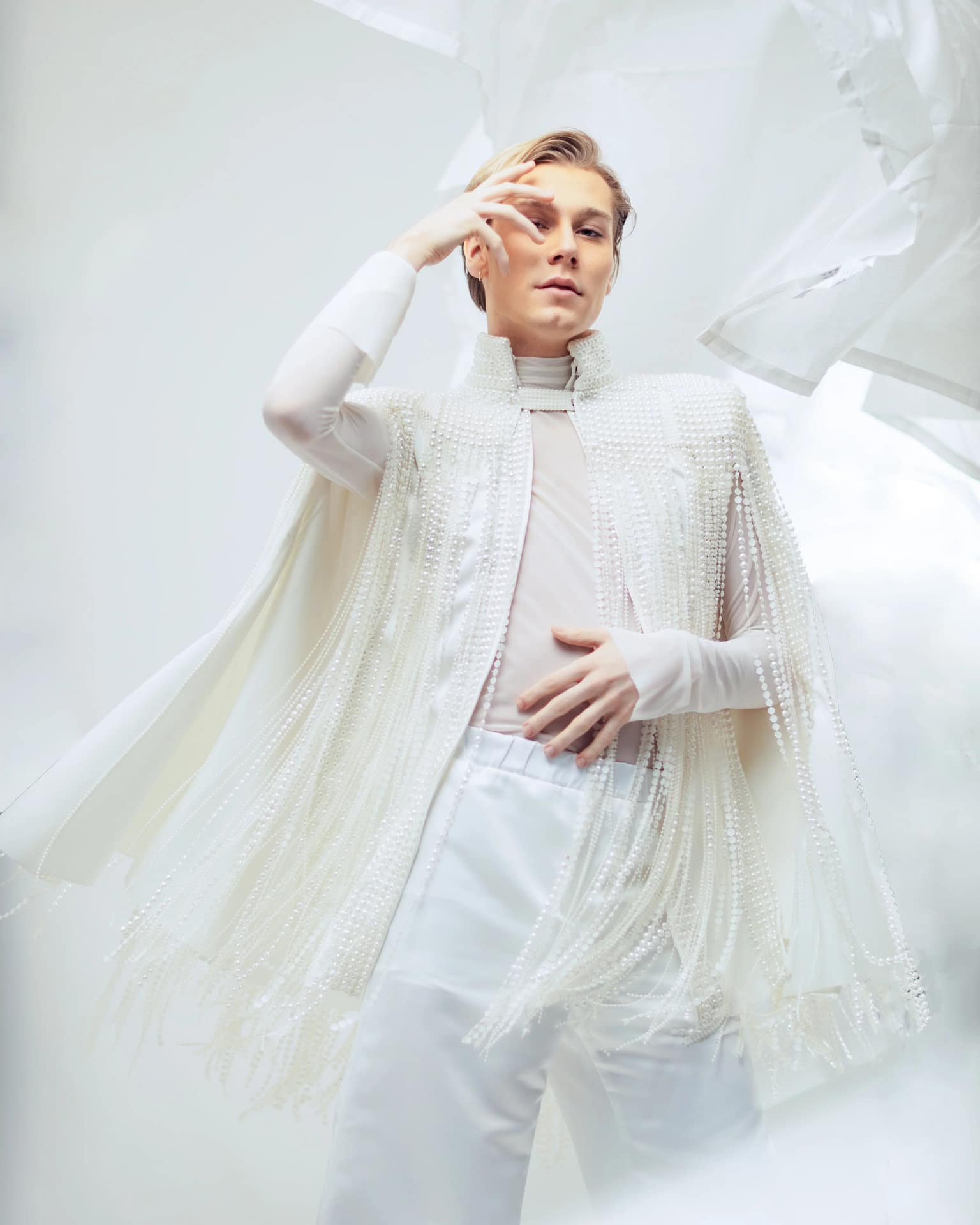 San Sebastian Unveils Dazzling Debut Single "Hear Me Out"