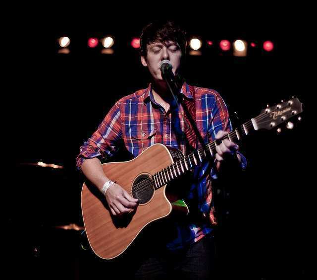 Jon Lindsay Finds Calm in Chaos with "Anti-Inflammatory" Single