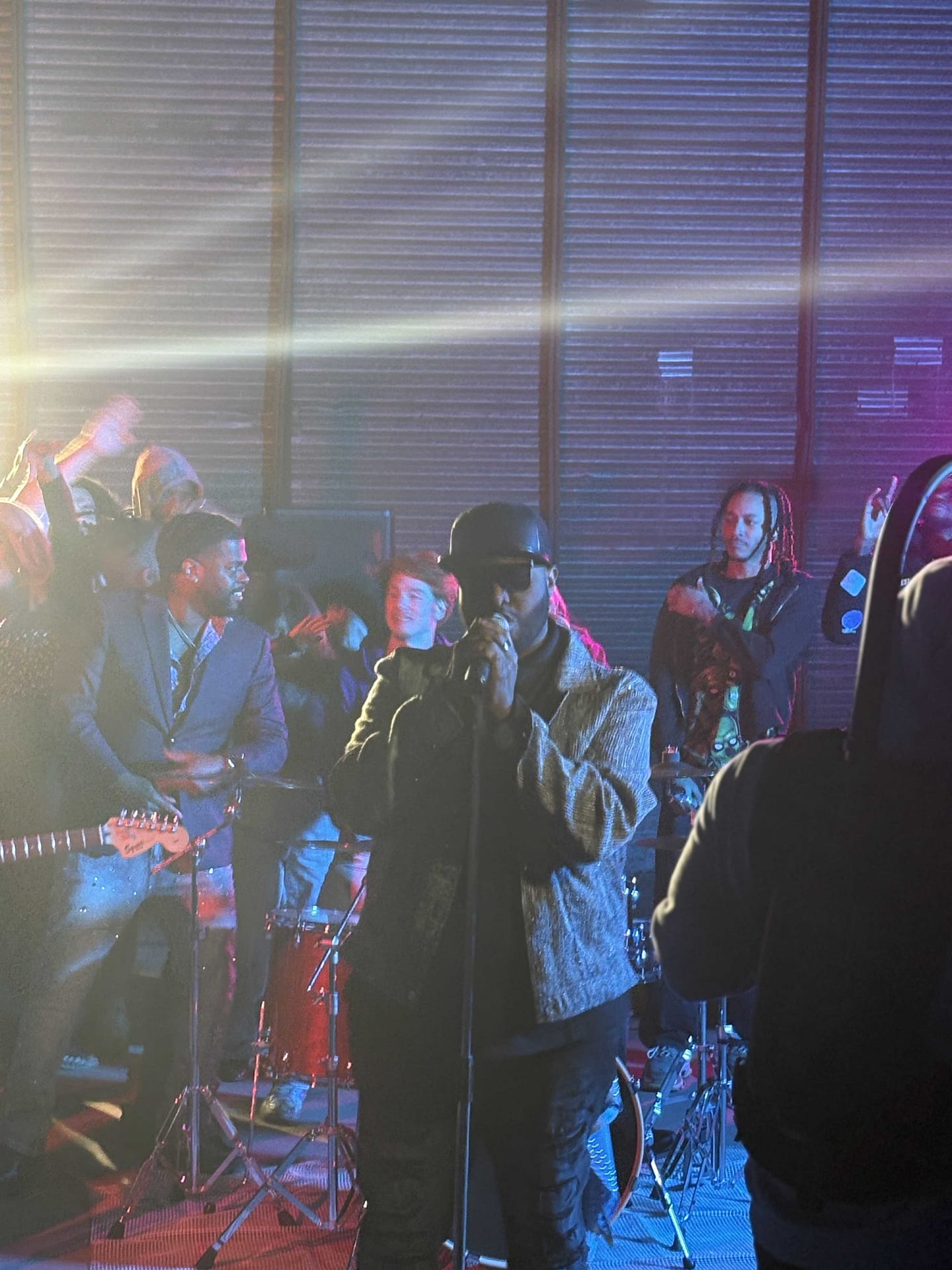 Stephen Thomas Unleash A Bold Statement With "Breaking Hearts"